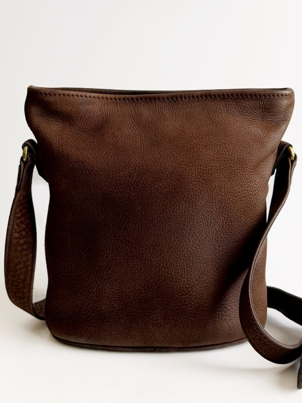 Vintage Coach 4933 Small Bucket Zip Nubuc Mahogany Leather USA 1994